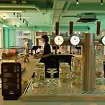 De Lola Podshotel * The Hague