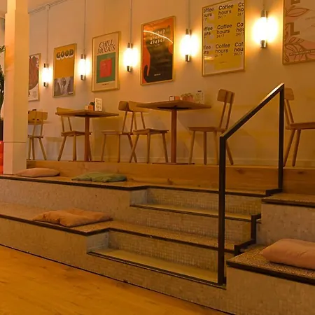 Capsulehotel De Lola Podshotel Den Haag