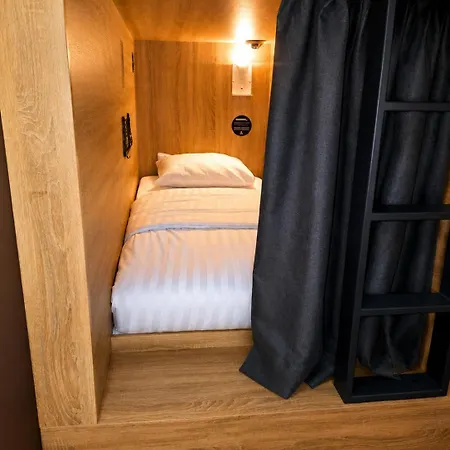 De Lola Podshotel