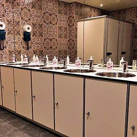 De Lola Podshotel Capsule hotel The Hague