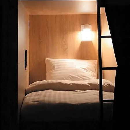 De Lola Podshotel The Hague