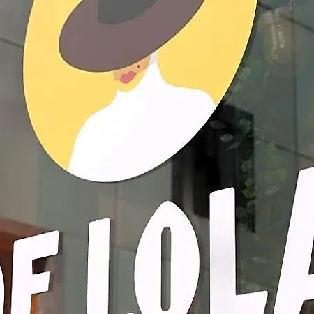 De Lola Podshotel