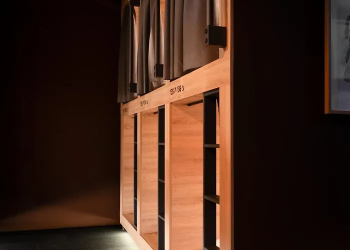 De Lola Podshotel * 헤이그