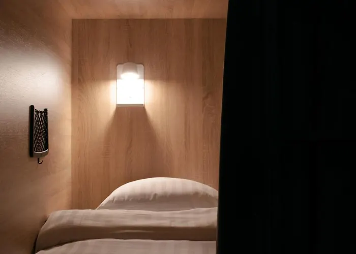 De Lola Podshotel Haga