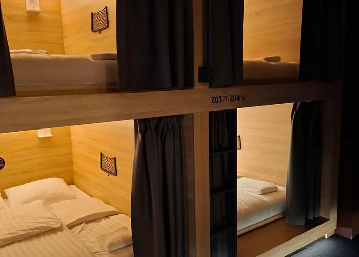 Hotel kapsułowy De Lola Podshotel *