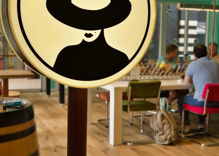 فندق-كبسولة De Lola Podshotel لاهاي