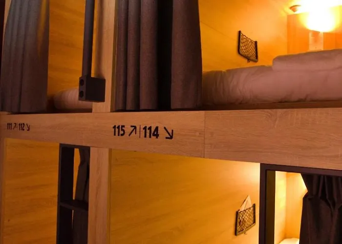 فندق-كبسولة De Lola Podshotel لاهاي